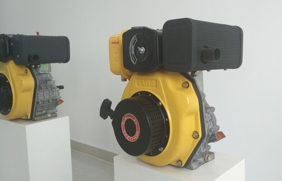 337 cc. Motor diesel leve e pequeno, motor arrefecido a ar.
